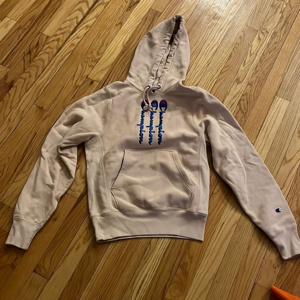 Champion light pink sweatshirt with hood